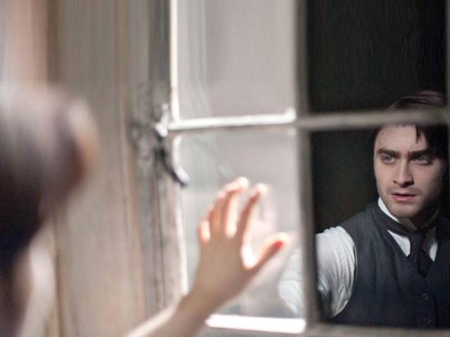 Kipps realises that the ghost is that of a woman who is determined to find someone and something she lost.