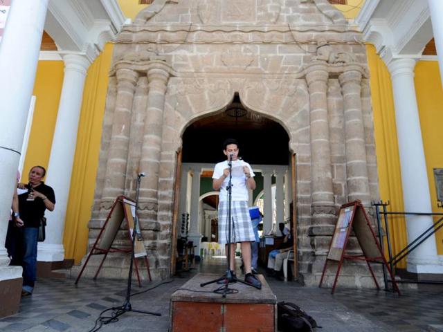 A Nicaraguan poet recites his own poems before taking part in the ''Poetry Carnival'' during celebrations of the VIII International Poetry Festival in Granada, about 50 kms south of Managua. AFP Photo/ Elmer Martinez