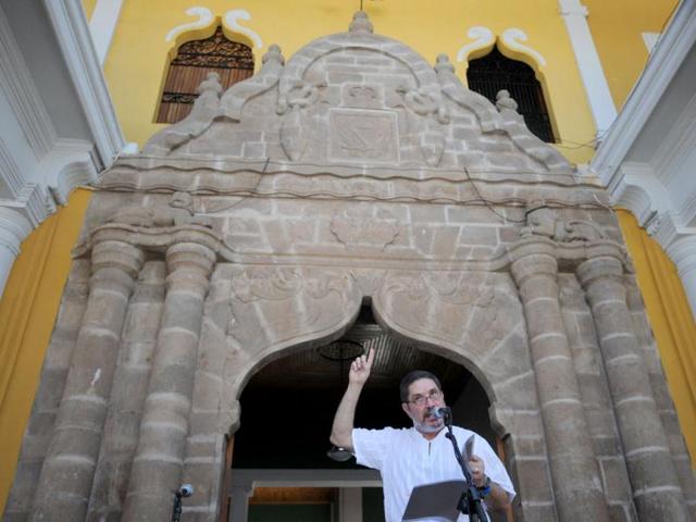 A Nicaraguan poet recites his own poems before taking part in the ''Poetry Carnival'' during celebrations of the VIII International Poetry Festival in Granada, about 50 kms south of Managua. AFP Photo/ Elmer Martinez
