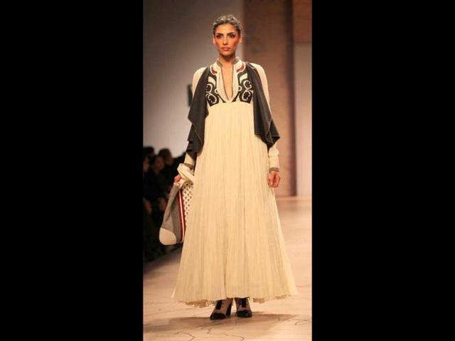 Indrani Dasgupta walked for Anju Modi's globally inspired couture collection. Anarkalis were the USP of her collection.