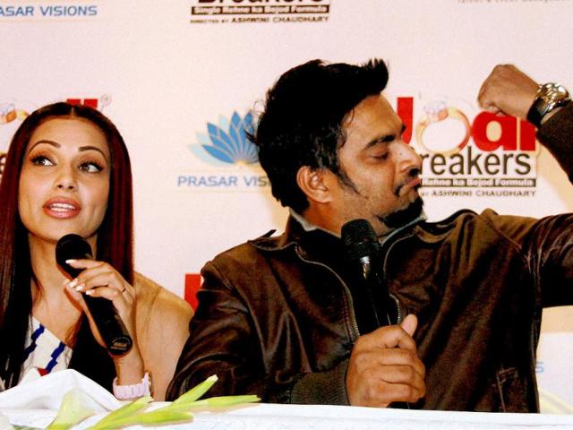 Bipasha Basu and R Madhavan during a promotional event of their upcoming film Jodi Breakers.