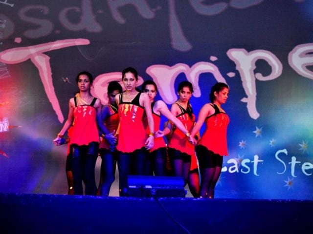 Shri-Guru-Gobind-SIngh-College-of-Commerce-performs-at-LSR-s-Tarang Shri-Guru-Gobind-SIngh-College-of-Commerce-performs-at-LSR-s-Tarang