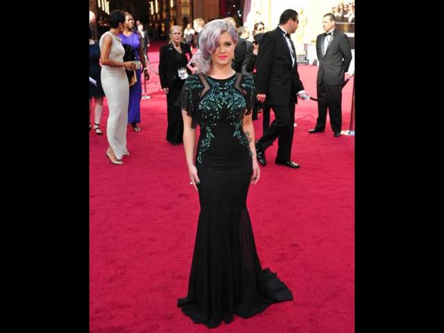Kelly Osborne arrives on the red carpet for the 84th Annual Academy Awards on February 26, 2012 in Hollywood, California. (AFP)