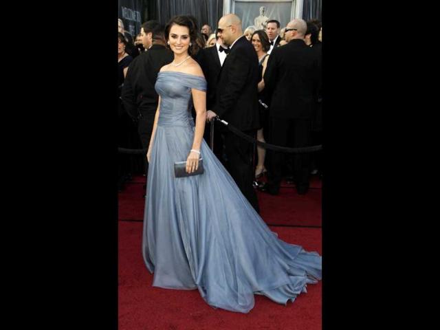 Penélope Cruz arrives before the 84th Academy Awards. (AP)