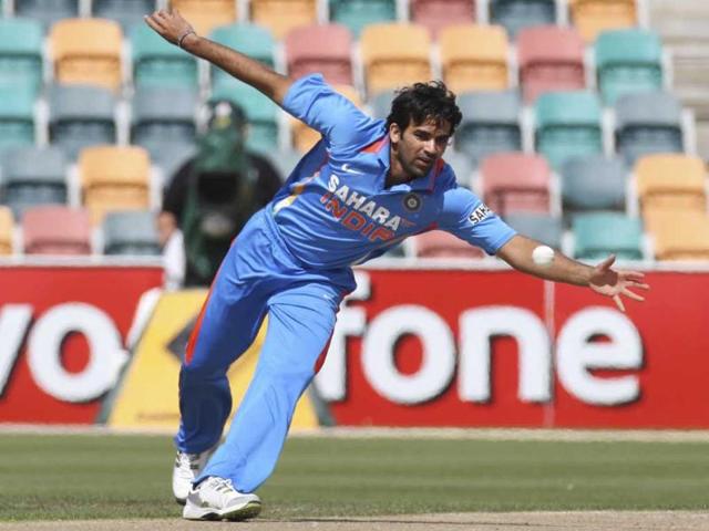 Bowler Zaheer Khan blocks a hit from Sri Lankan captain Mahela Jawardene in their one day international cricket match in Hobart. AP Photo/Chris Crerar
