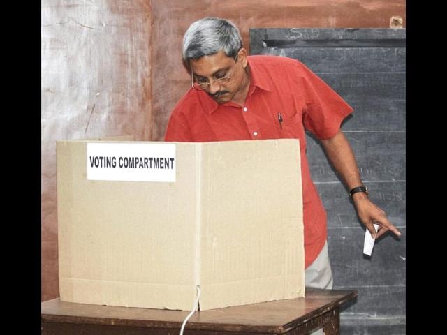 Former-Goa-chief-minister-Manohar-Parrikar-casting-his-vote-at-a-polling-station-during-the-assembly-elections-in-Panaji-Goa-PTI-Photo Former-Goa-chief-minister-Manohar-Parrikar-casting-his-vote-at-a-polling-station-during-the-assembly-elections-in-Panaji-Goa-PTI-Photo