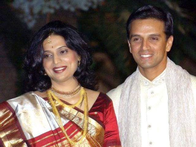 Rahul Dravid poses with his wife Vijeeta Pendharkar after their marriage in Bangalore on 04 May 2003. AFP Photo/ Indranil Mukherjee