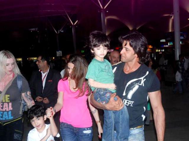 Hrithik Roshan with wife Suzanne Khan and kids at the Mumbai airport.