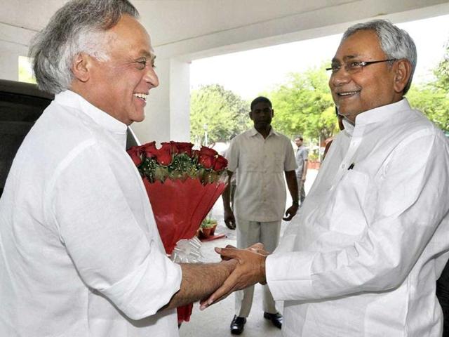 Bihar chief minister Nitish Kumar with Union rural development minister Jairam Ramesh in Patna. PTI photo