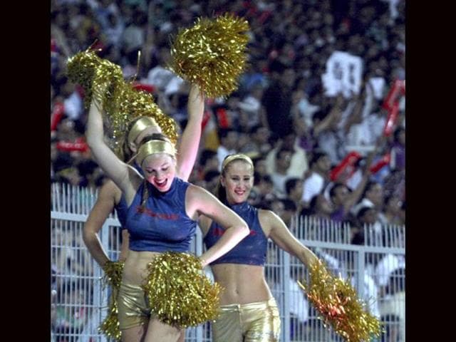 Cheerleaders perform prior to the IPL Twenty20 cricket match between Kolkata Knight Riders and Mumbai Indians at The Eden Garden Stadium on May 22, 2011. AFP PHOTO/STR