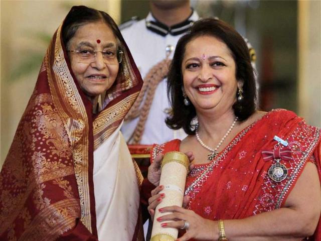 President Pratibha Patil presents Padma Shri to Swati Piramal at Padma Awards ceremony at the Rashtrapati Bhavan in New Delhi. (PTI Photo by Vijay Verma)