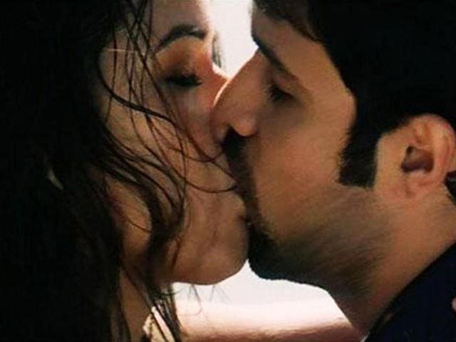 Emraan Hashmi and Udita Goswami lock lips for Zeher.