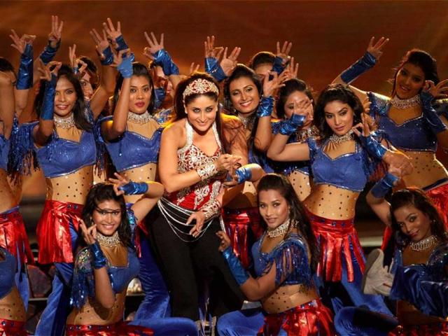 Kareena Kapoor enthralled the audience with her performance at IPL opening ceremony. But more than her act, the flab on her body screamed for attention.