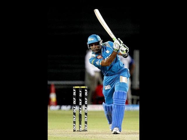 Pune Warriors player Robin Uthappa in action during the match between Pune Warrior India vs Kings XI Punjab at Subrata Roy Sahara Stadium, Pune. (HT Photo/Sattish Bate)