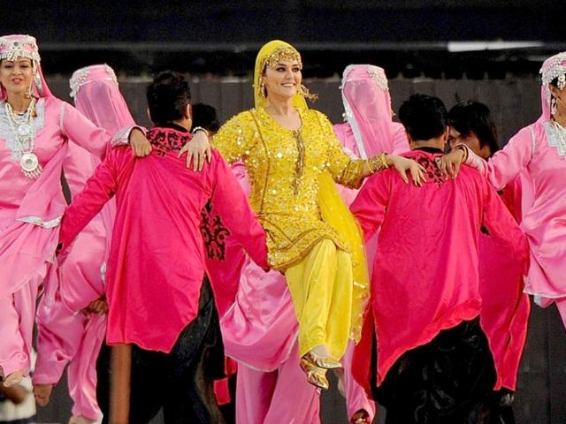 Preity Zinta clad in a Kashmiri outfit, performs at the IPL ceremony. (AFP Photo)