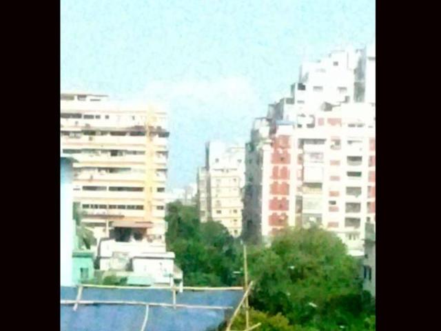 Building that tilted in Kolkata. Tremors were felt in Kolkata following the 8.7 magnitude quake in Indonesia.. The picture posted on Twitter by Chandreyi Das Sharma @Miss_Frodo