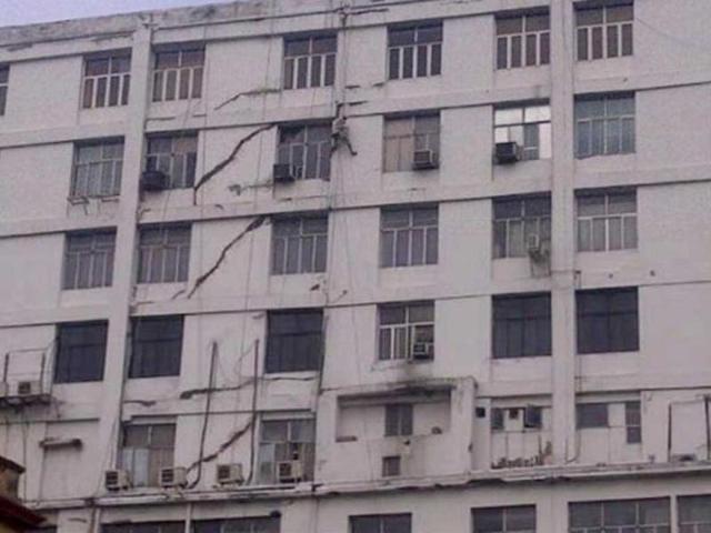 If this is the extent of damage in Kolkata due to earthquake, God bless Indonesia. Tremors were felt in Kolkata following the 8.7 magnitude quake in Indonesia. The picture posted on Twitter by Agnivo @Aagan86