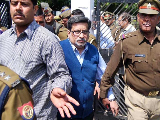 In July 2008, Vijay Mandal, servant of one of the neighbours, was also arrested by CBI. Rajesh Talwar was released on bail on July 12, 2008. (HT photos)