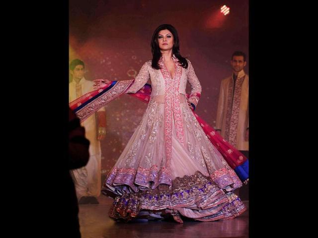 Sushmita Sen looks hot as ever in a traditional wear.
