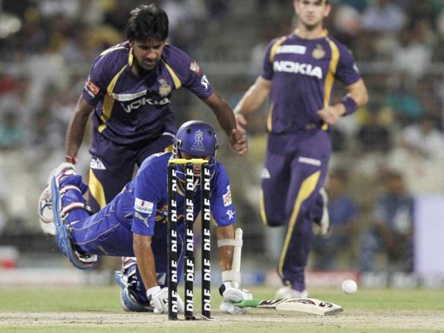 Rajasthan Royals captain Rahul Dravid in action during the IPL 5 against Kolkata Knight Riders at Eden Gardens. HT/Ashok Nath Dey