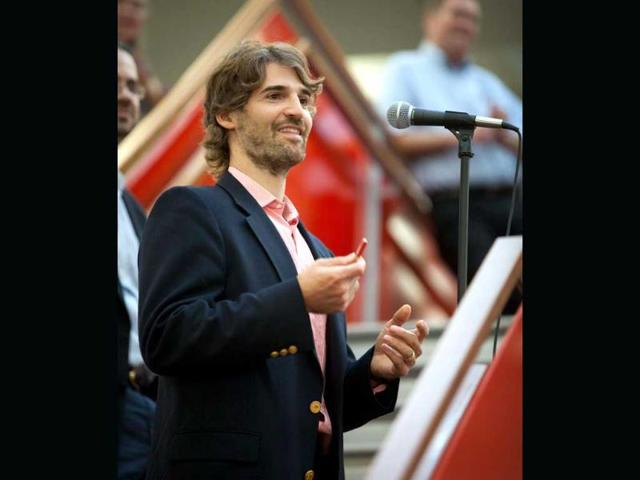 New York Times reporter David Kocieniewski addresses his colleagues at the Times headquarters in New York, after winning the 2012 Pulitzer Prize for Explanatory Reporting. AP/New York Times, Richard Perry