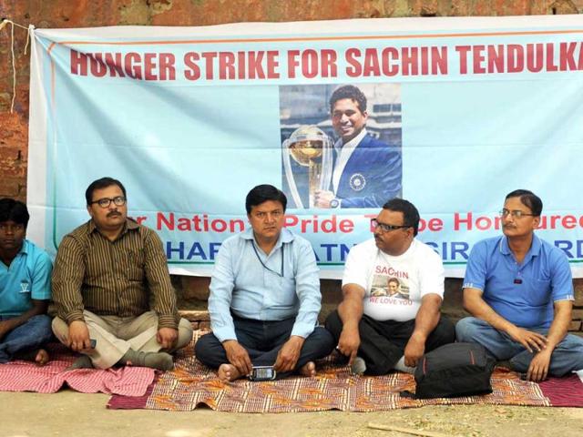 Fans of Sachin Tendulkar take part in a hunger strike protest demanding the government award him the Bharat Ratna, India's highest civilian award, in New Delhi, on the occasion of Tendulkar's 39th birthday. In controversial remarks, Press Council chairperson justice Markandey Katju said that giving Bharat Ratna to cricketers and film stars, who have "no social relevance", is making a "mockery" of the award. AFP/Raveendran