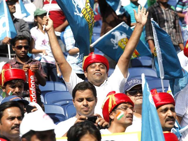 Crowd during the match between Pune Warriors and Delhi Daredavils at Subrata Roy Sahara Stadium in Pune. (HT PhotoSantosh Harhare)