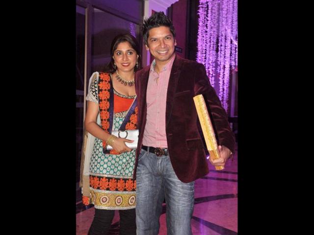 Singer Shaan with wife at the wedding. (AFP Photo)