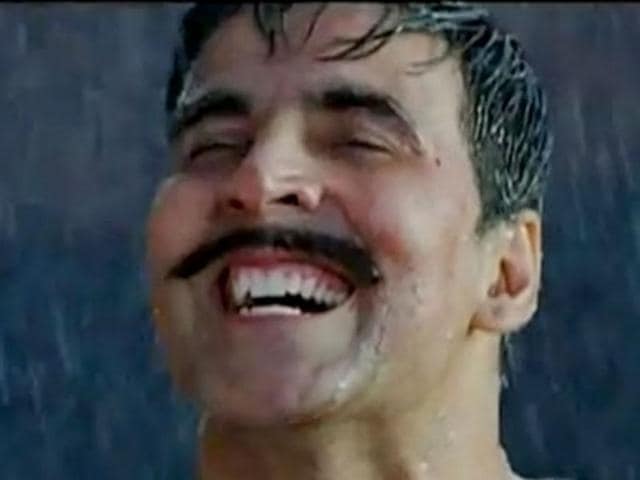Akshay Kumar in a still from Rowdy Rathore.
