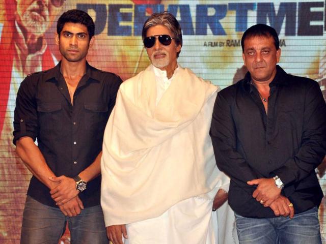 Rana, Amitabh and Sanjay pose for cameramen.