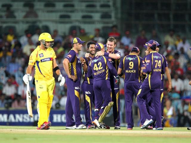Kolkata Knight Riders' Brett Lee (C) celebrates with teammates the wicket of Chennai Super Kings' Faf du Plessis during the IPL Twenty20 cricket match at the MA Chidambaram Stadium in Chennai. AFP/Seshadri Sukumar