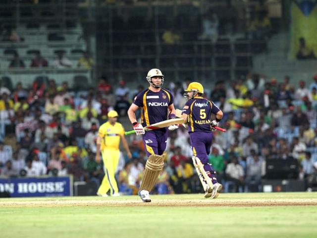 Kolkata Knight Riders batsmen Jacques Kallis (L) and Gautam Gambhir run between the wickets during the IPL Twenty20 cricket match against Chennai Super Kings at the MA Chidambaram Stadium in Chennai. AFP/Seshadri Sukumar