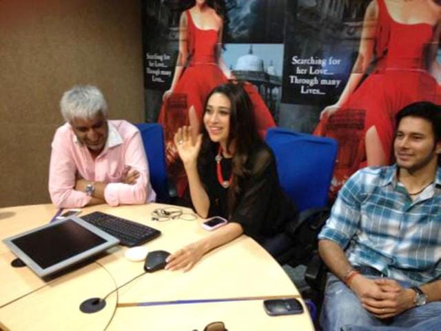 Karisma Kapoor with Vikram Bhatt and Rajneesh Duggal.