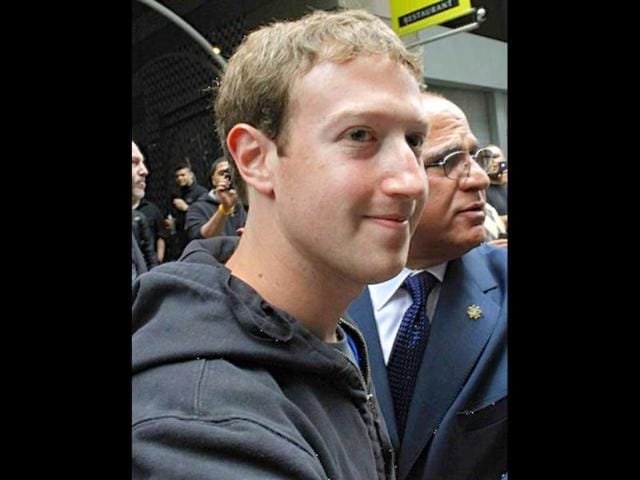 Facebook-CEO-Mark-Zuckerberg-wearing-his-classic-hoodie-sweatshirt-leaves-New-York-City-s-Sheraton-Hotel-on-Monday-after-making-an-appearance-at-the-social-network-s-IPO-roadshow-Photo-Reuters-Eduardo-Munoz