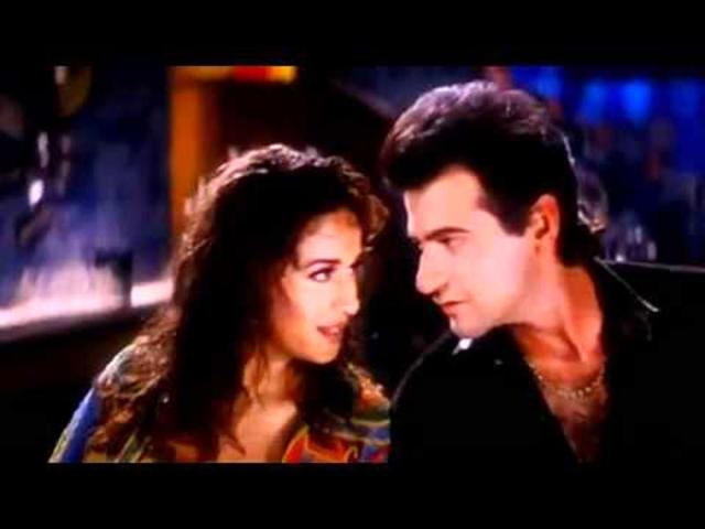 Ankhiyan Milaun: The song from the film Raja with Sanjay Kapur had interesting beats and brilliant dance moves.