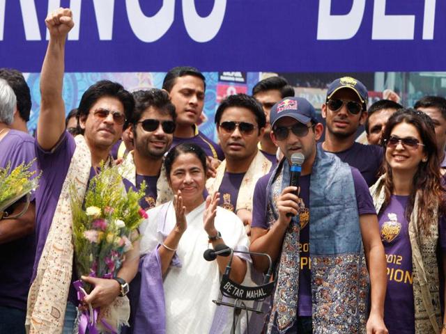 Kolkata-Knight-Riders-KKR-captain-Gautam-Gambhir-hands-over-the-trophy-to-Mamta-Banerjee-chief-minister-of-West-Bengal-KKR-team-along-with-the-co-owner-Juhi-Chawla--and-bollywood-star-Shahrukh-Khan-arrived-in-the-city-of-Kolkata-to-celebrate-their-victory-of-the-IPL-season-five-State-government-and-Bengal-Cricket-Associan-jointly-felicated-the-team-in-front-of-State-Secretariat-Writers-Building-Ashok-Nath-Dey-Hindustan-Times Kolkata-Knight-Riders-KKR-captain-Gautam-Gambhir-hands-over-the-trophy-to-Mamta-Banerjee-chief-minister-of-West-Bengal-KKR-team-along-with-the-co-owner-Juhi-Chawla--and-bollywood-star-Shahrukh-Khan-arrived-in-the-city-of-Kolkata-to-celebrate-their-victory-of-the-IPL-season-five-State-government-and-Bengal-Cricket-Associan-jointly-felicated-the-team-in-front-of-State-Secretariat-Writers-Building-Ashok-Nath-Dey-Hindustan-Times