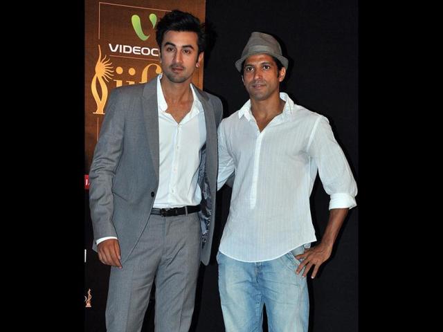 Ranbir Kapoor poses with Farhan Akhtar.