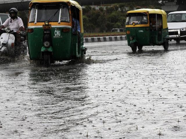 Waterlogging after a short spell of rain in New Delhi. (HT photo/Sunil Saxena)