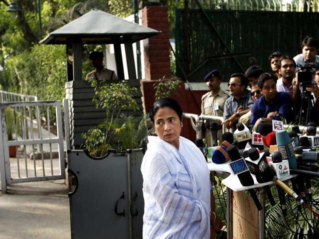 Mamata Banerjee speaks to the media after meeting UPA chairperson Sonia Gandhi at her residence in New Delhi. (HT Photo/Ajay Aggarwal)