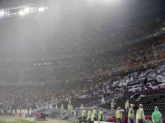 Heavy rain falls as the match is suspended during the Euro 2012 soccer championship Group D match between Ukraine and France in Donetsk. AP Photo/Matthias Schrader Heavy rain falls as the match is suspended during the Euro 2012 soccer championship Group D match between Ukraine and France in Donetsk. AP Photo/Matthias Schrader