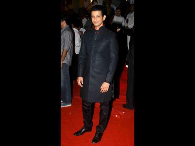 Sharman Joshi looked good in a black bandhgala.