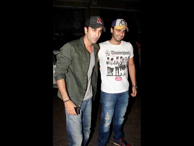 Ranbir Kapoor poses with Arjun Kapoor at the event.
