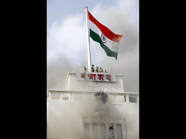 The Tricolour is pictured atop the Mantralaya building in Mumbai. HT/Vijayanand Gupta