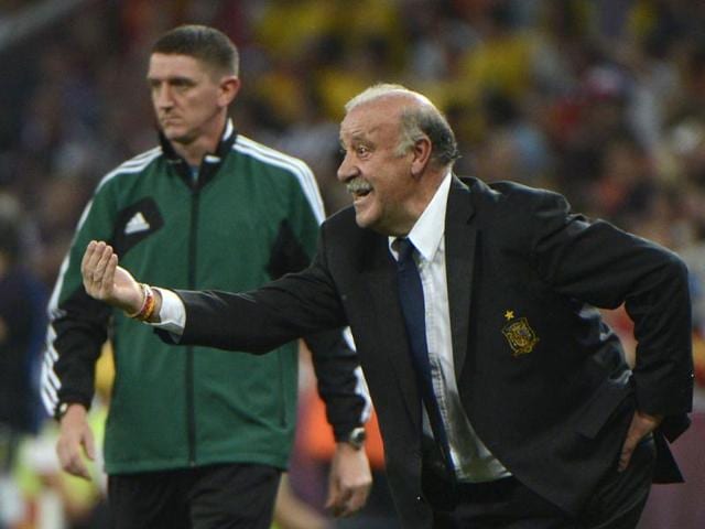 Spanish headcoach Vicente Del Bosque gestures as he attends the Euro 2012 football championships quarter-final match. AFP/Pierre-Philippe Marcou