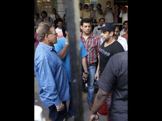 The actor was so worried that he promptly got his crew admitted to Lilavati Hospital in Bandra. Only once he was convinced that they were in good hands, did he leave for Mehboob Studio. (HT Photo: Prodip Guha) The actor was so worried that he promptly got his crew admitted to Lilavati Hospital in Bandra. Only once he was convinced that they were in good hands, did he leave for Mehboob Studio. (HT Photo: Prodip Guha)