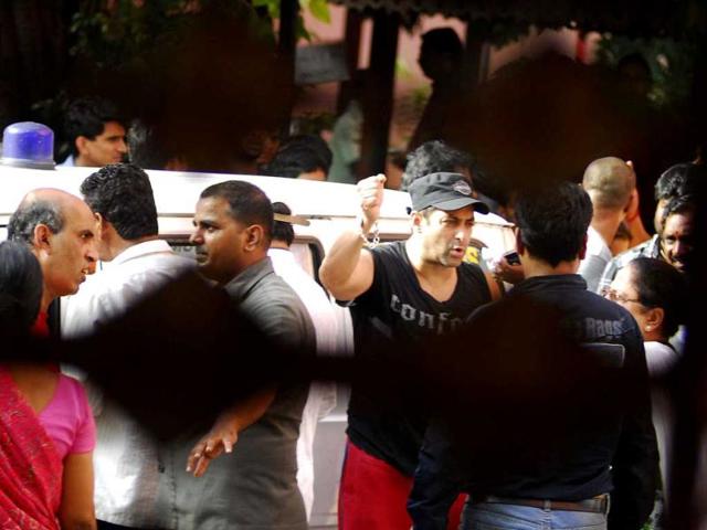 A source says, “Salman has called off Sunday’s shoot. Only once all the safety measures are in place and he is completely satisfied with them, will we begin shooting again.” (HT Photo: Prodip Guha) A source says, “Salman has called off Sunday’s shoot. Only once all the safety measures are in place and he is completely satisfied with them, will we begin shooting again.” (HT Photo: Prodip Guha)