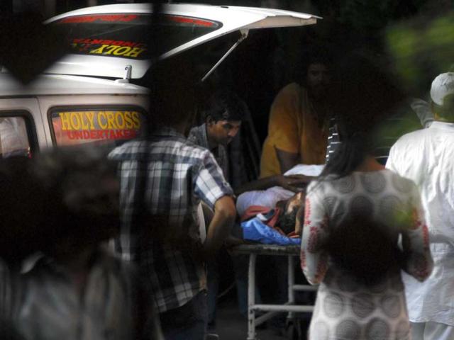 The incident took place during the shoot of an action sequence that involved a car which jumped further than it was supposed to. It landed right in front of the still-photographer Ajay Thakur, who has been injured along with stuntmen Rupesh Mantri and Sudesh Kumar. (HT Photo: Prodip Guha) The incident took place during the shoot of an action sequence that involved a car which jumped further than it was supposed to. It landed right in front of the still-photographer Ajay Thakur, who has been injured along with stuntmen Rupesh Mantri and Sudesh Kumar. (HT Photo: Prodip Guha)