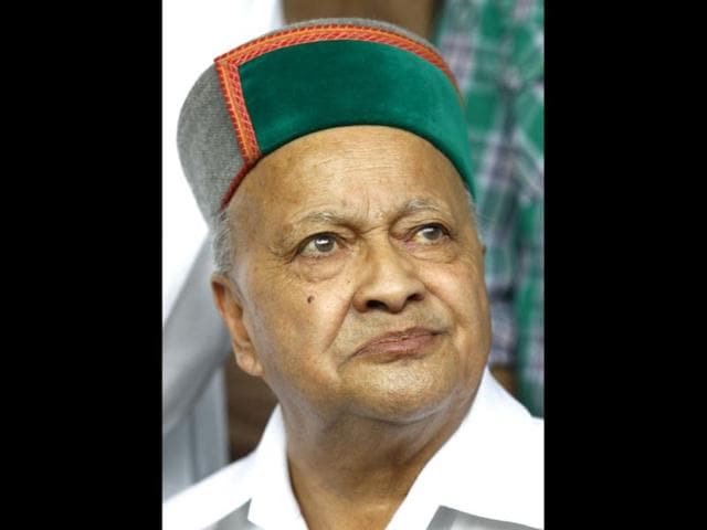 Union-minister-Virbhadra-Singh-addresses-the-media-after-he-resigned-from-the-Union-Cabinet-following-corruption-charges-framed-against-him-for-allegedly-misusing-his-office-when-he-was-the-Himachal-Pradesh-chief-minister-in-1989-HT-Photo-Vipin-Kumar Union-minister-Virbhadra-Singh-addresses-the-media-after-he-resigned-from-the-Union-Cabinet-following-corruption-charges-framed-against-him-for-allegedly-misusing-his-office-when-he-was-the-Himachal-Pradesh-chief-minister-in-1989-HT-Photo-Vipin-Kumar