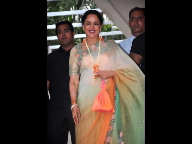 Hema Malini at Esha-Bharat's mehendi ceremony.