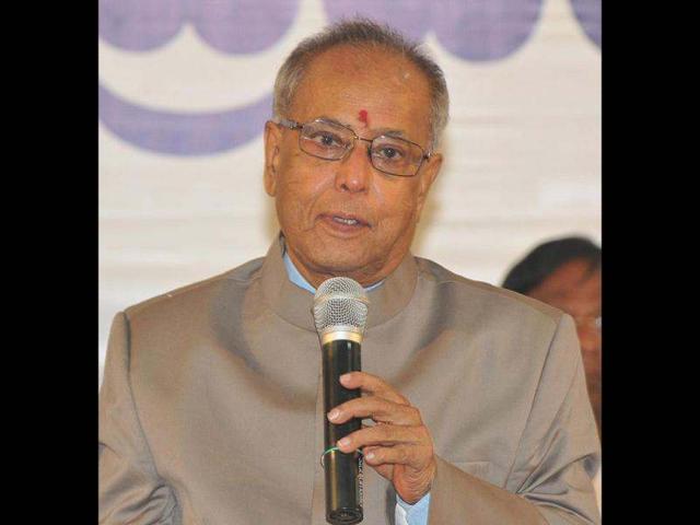 UPA-s-presidential-candidate-Pranab-Mukherjee-addresses-an-audience-at-the-KPCC-office-in-Bangalore-UNI
